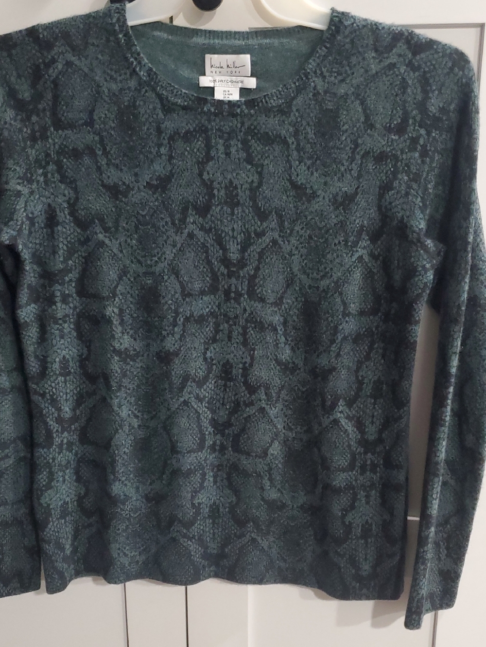 Nicole Miller  Teal Snake-Print Crewneck Sweater 100% 2-ply CASHMERE